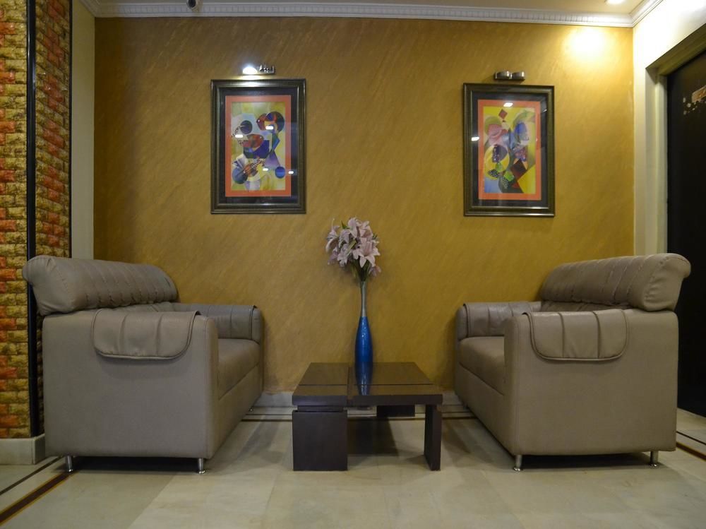 בובנשוואר Oyo 3019 Hotel Lingaraj מראה חיצוני תמונה