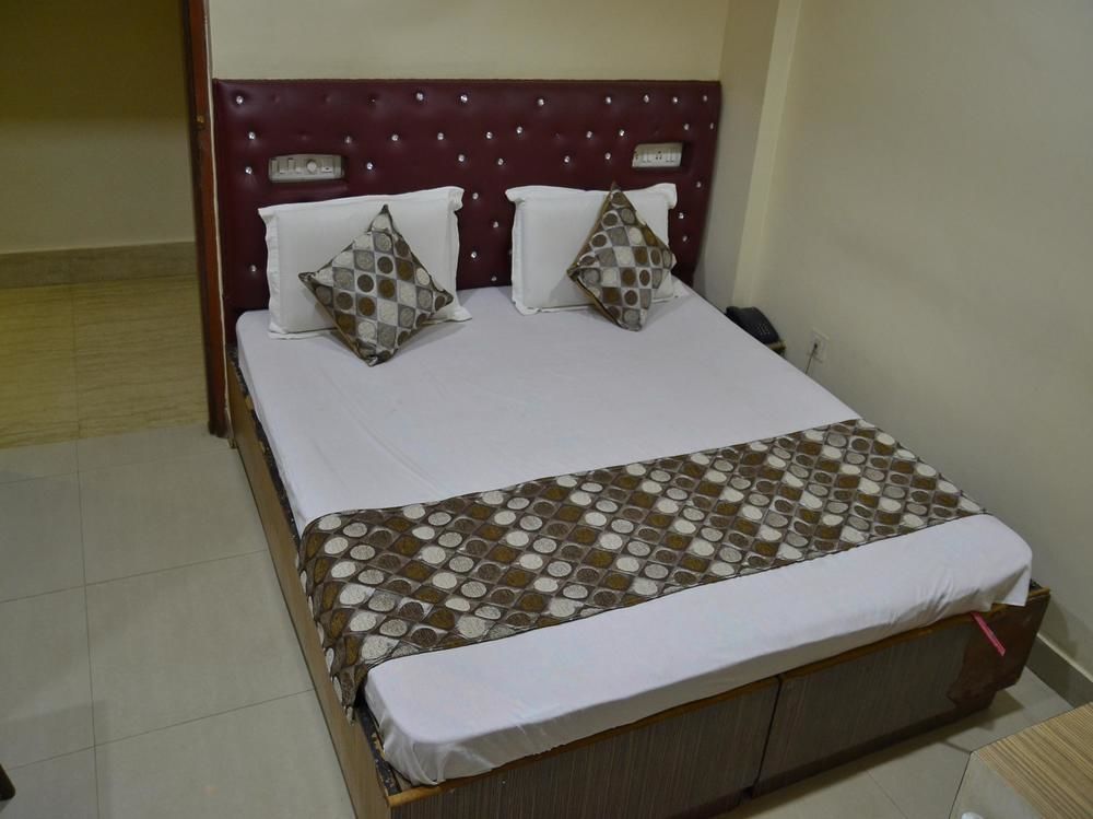 בובנשוואר Oyo 3019 Hotel Lingaraj מראה חיצוני תמונה