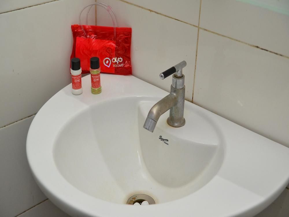 בובנשוואר Oyo 3019 Hotel Lingaraj מראה חיצוני תמונה