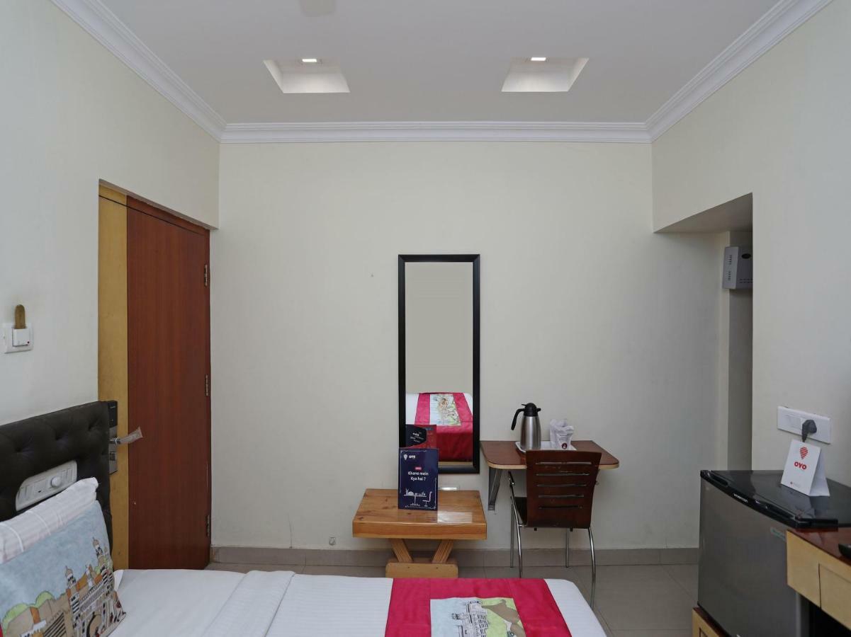 בובנשוואר Oyo 3019 Hotel Lingaraj מראה חיצוני תמונה