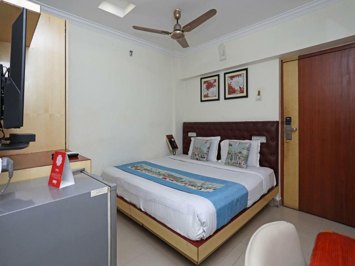 בובנשוואר Oyo 3019 Hotel Lingaraj מראה חיצוני תמונה