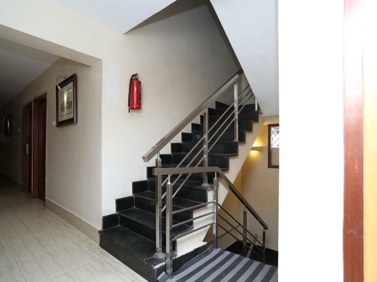 בובנשוואר Oyo 3019 Hotel Lingaraj מראה חיצוני תמונה