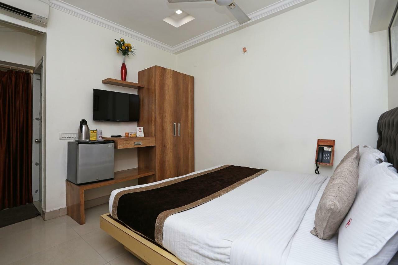 בובנשוואר Oyo 3019 Hotel Lingaraj מראה חיצוני תמונה