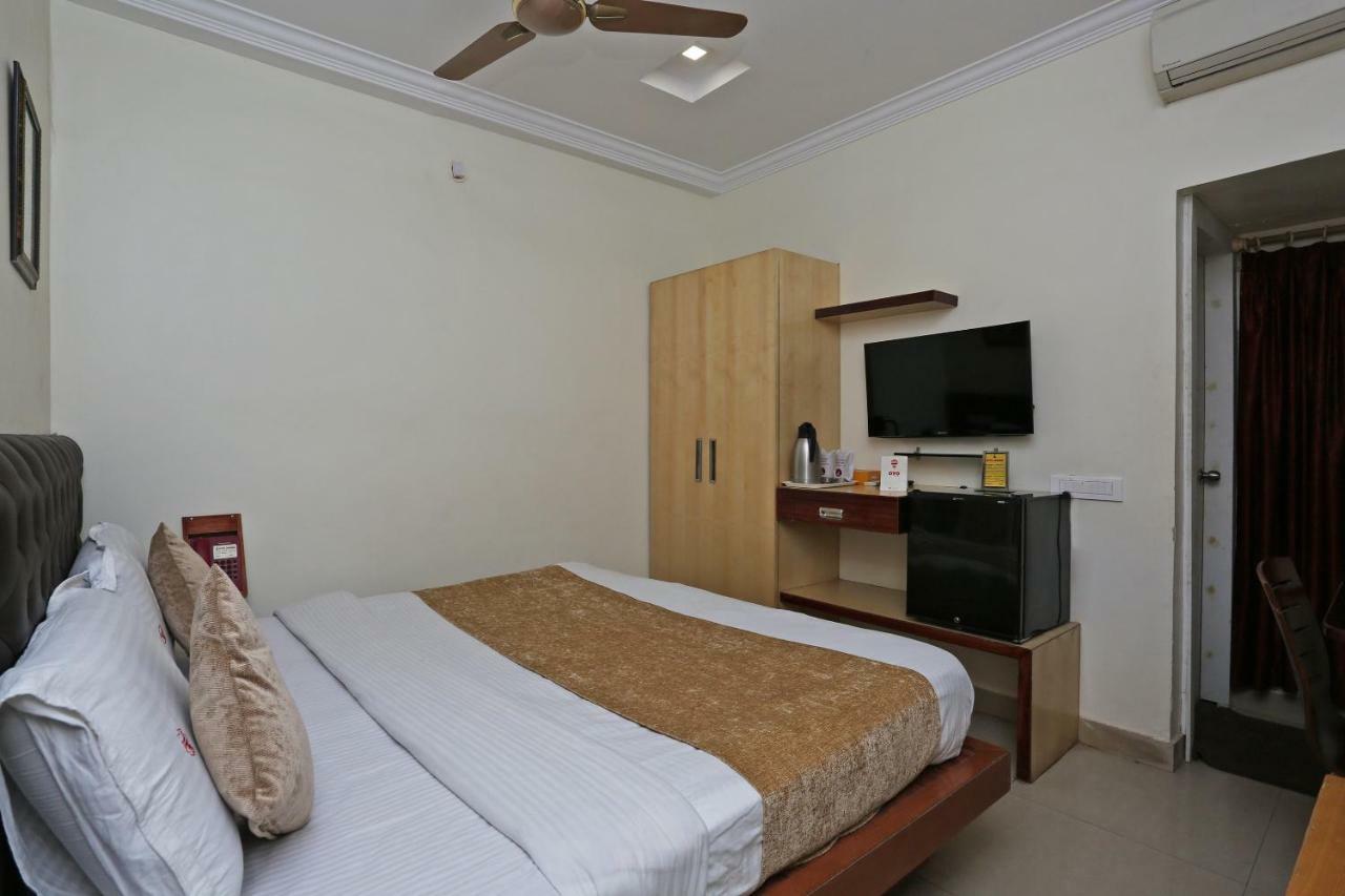 בובנשוואר Oyo 3019 Hotel Lingaraj מראה חיצוני תמונה