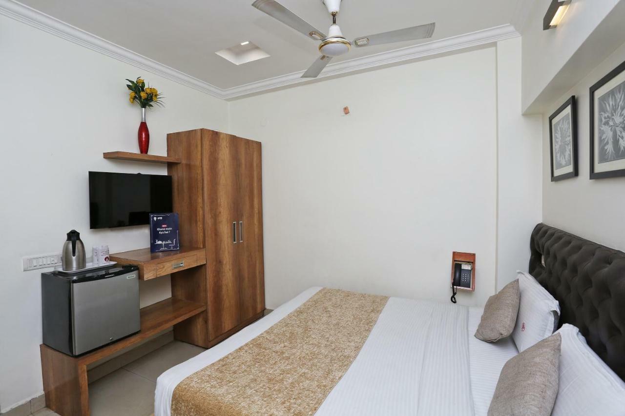 בובנשוואר Oyo 3019 Hotel Lingaraj מראה חיצוני תמונה