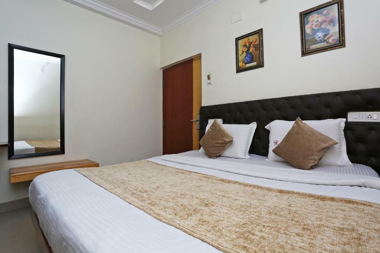 בובנשוואר Oyo 3019 Hotel Lingaraj מראה חיצוני תמונה